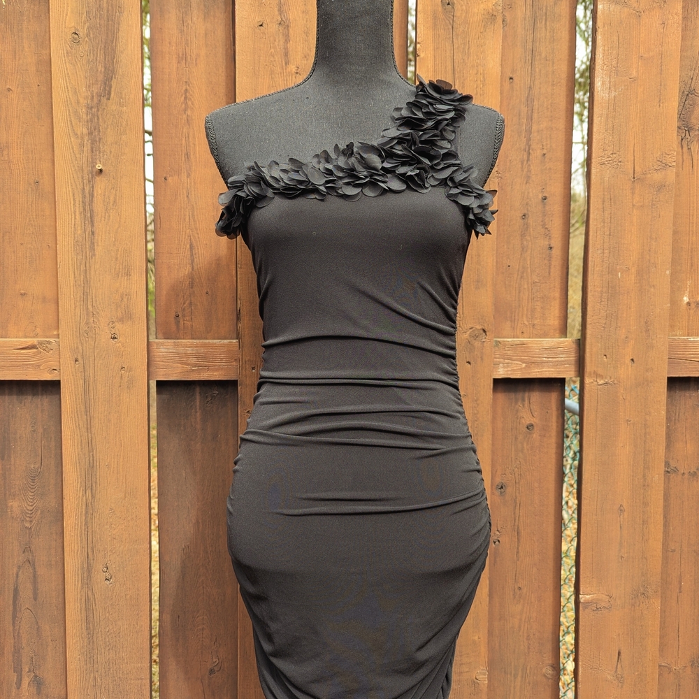Elegant Black One-Shoulder Dress